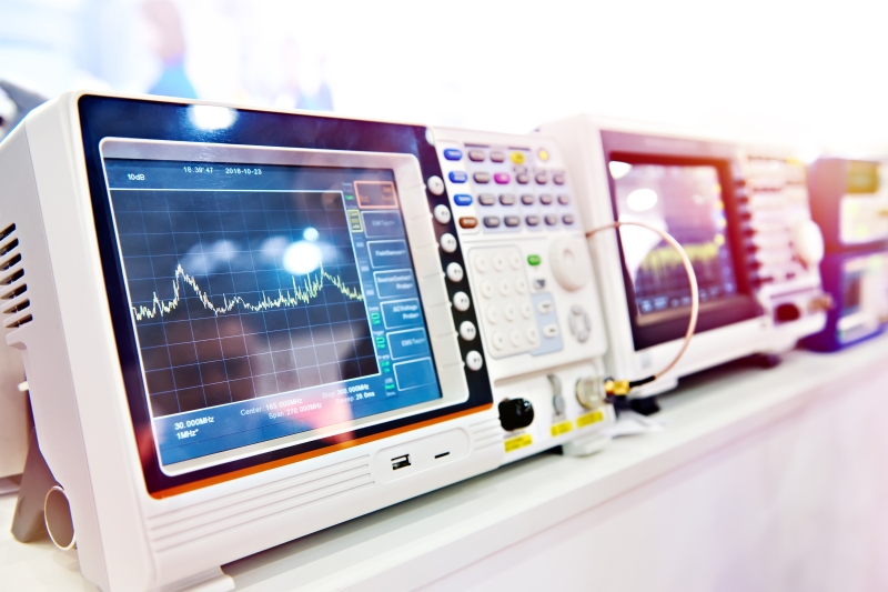 Radio spectrum analyser. 